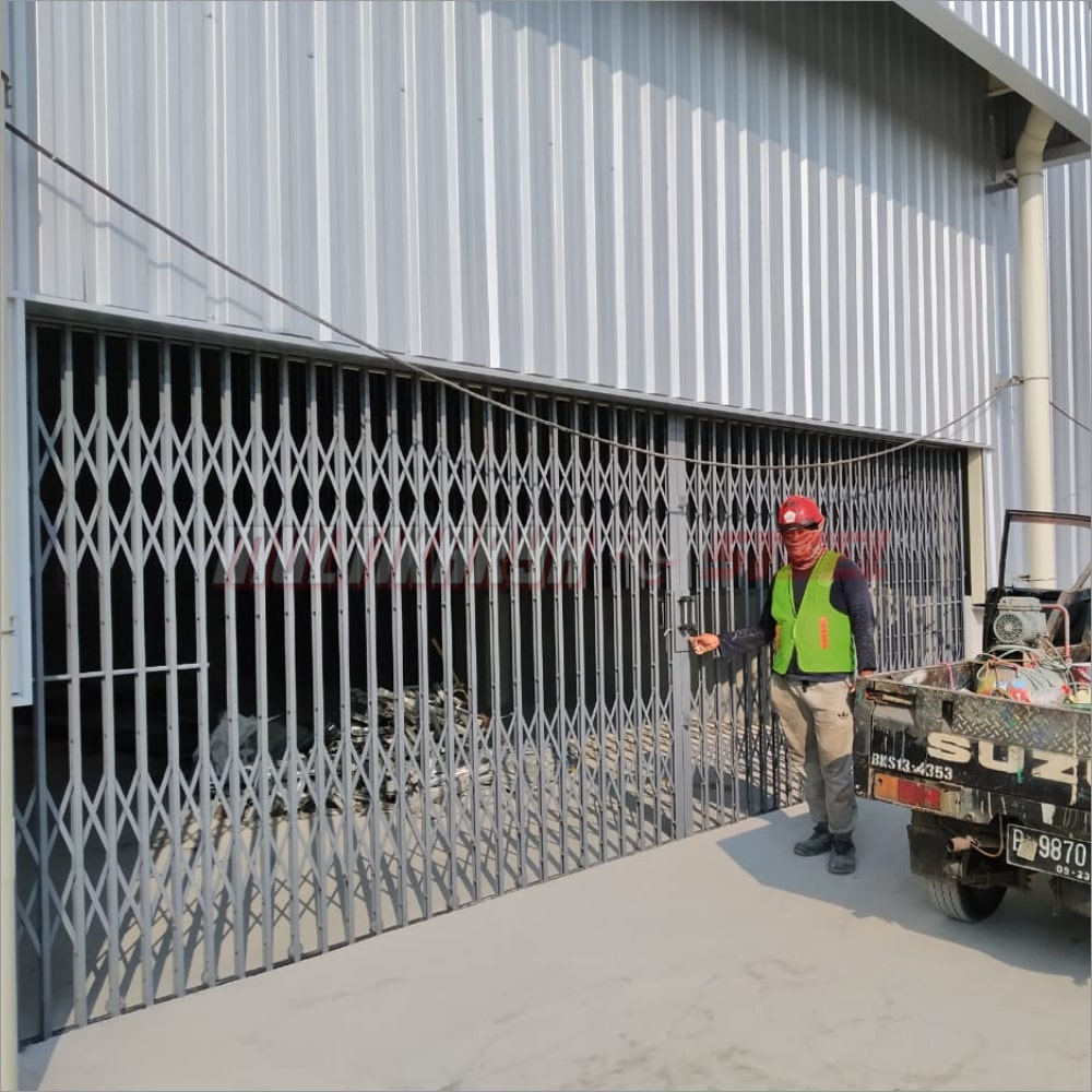 Foto Pintu Harmonika 3 Multi Karya Steel